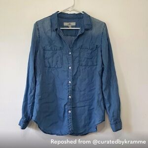 Thread & Supply - Button down chambray denim front pockets shirt ~ EUC
